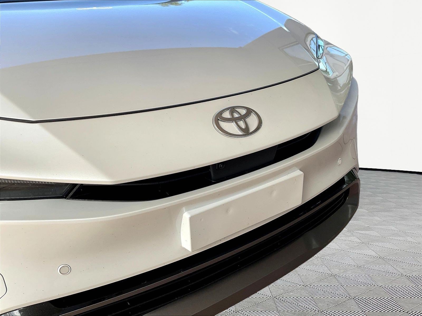 Used 2024 Toyota Prius Limited w/ Limited Premium Package AWD/4WD image 31