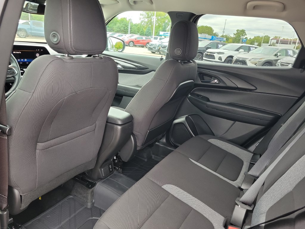 Used 2024 Chevrolet TrailBlazer LT w/ Convenience Package AWD/4WD image 30