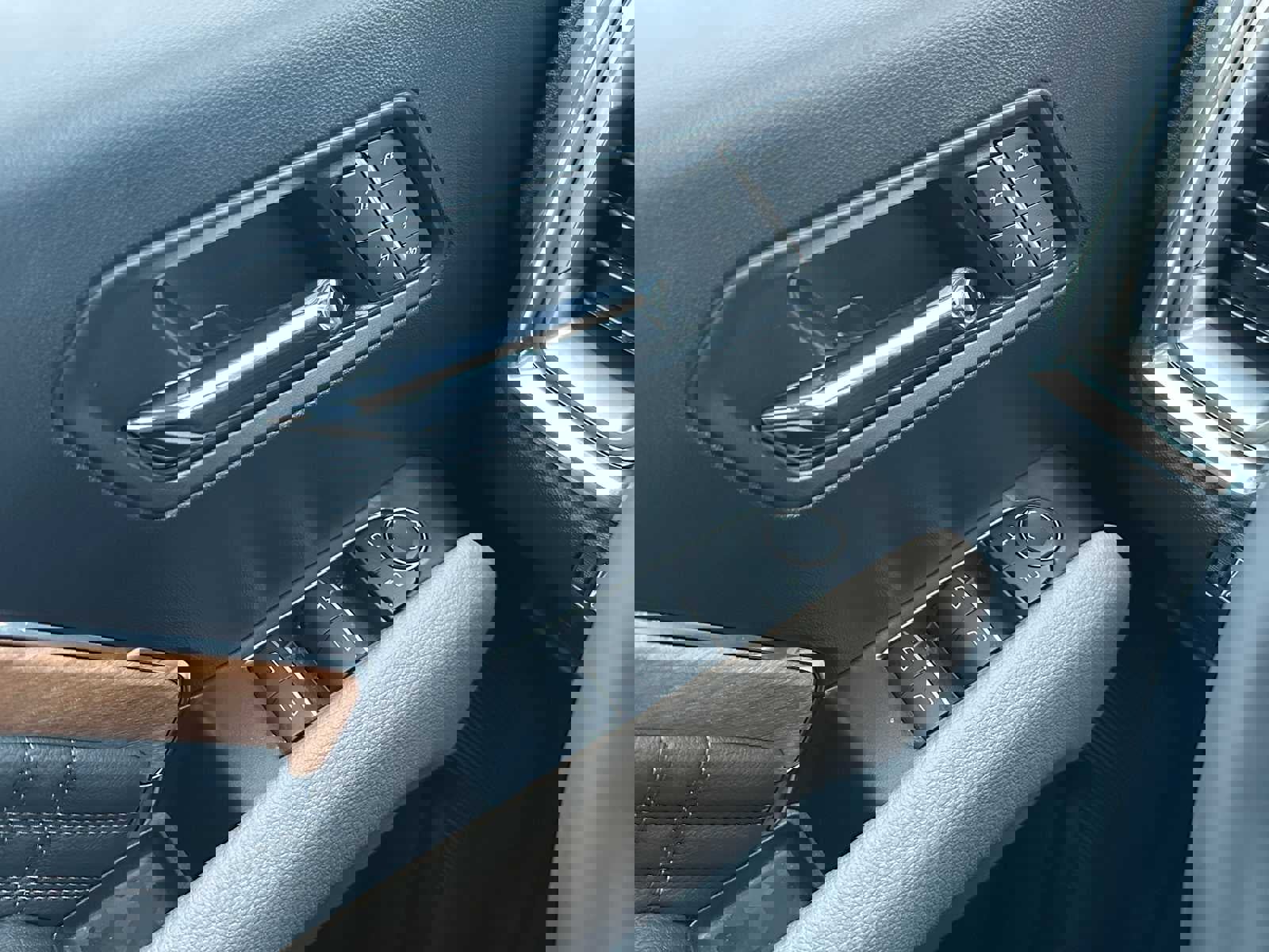 New 2026 GMC Canyon Denali image 32