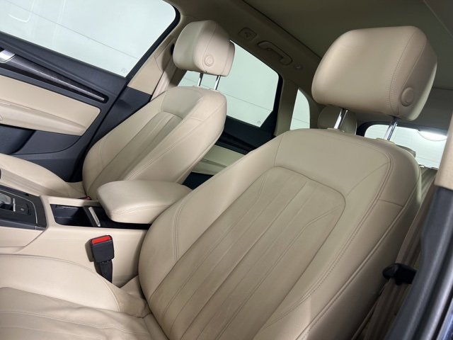 Used 2020 Audi Q5 2.0T Premium w/ Convenience Package image 21