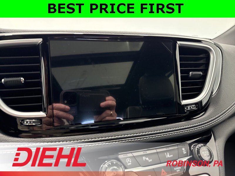 New 2026 Chrysler Pacifica Limited w/ S Appearance Package image 35