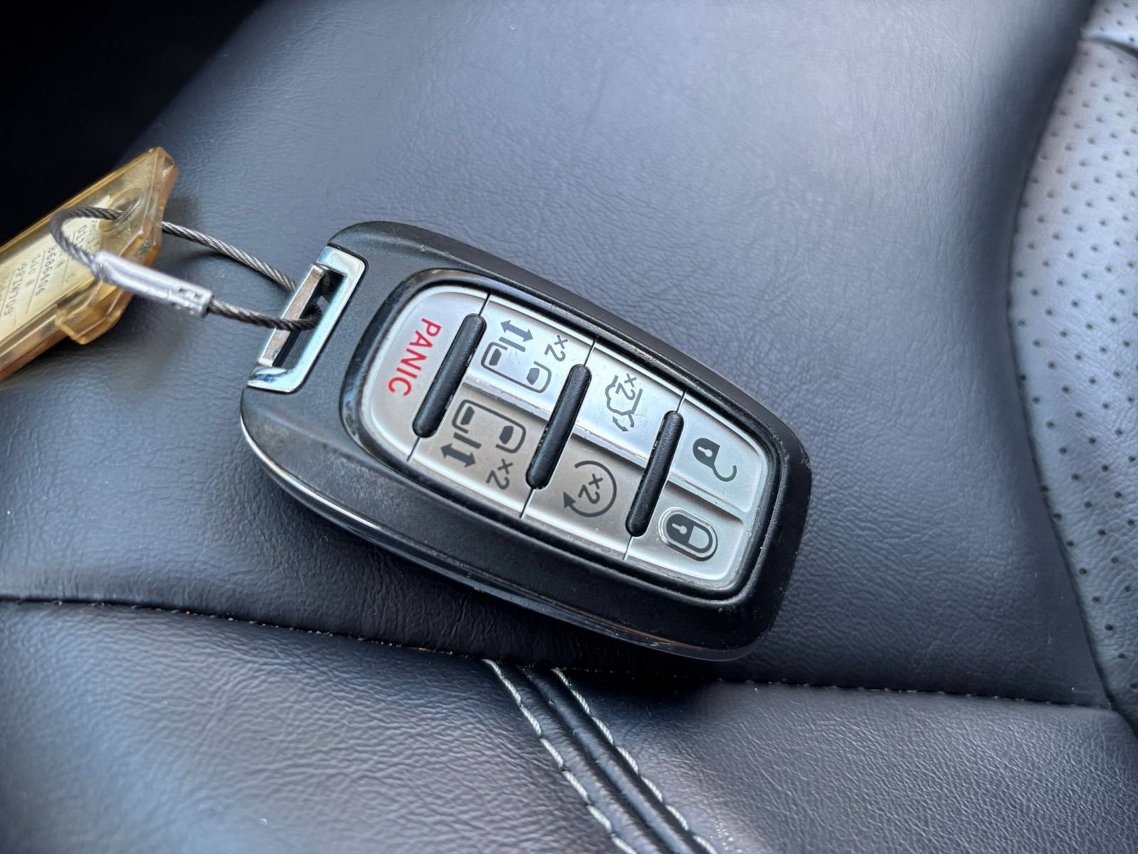 Used 2023 Chrysler Pacifica Touring-L FWD image 26