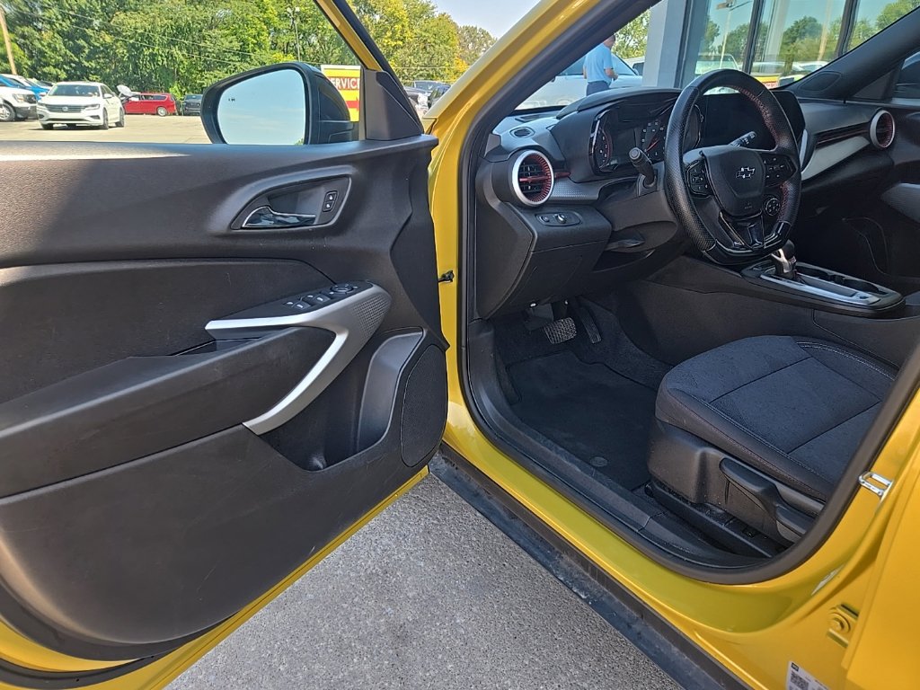 Used 2024 Chevrolet Trax RS w/ Driver Confidence Package FWD image 8