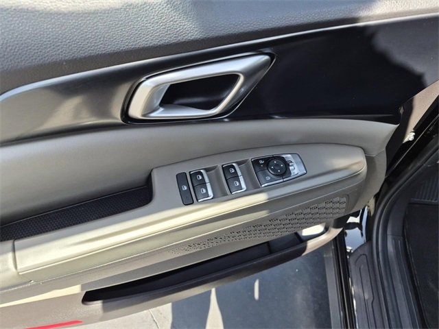 Used 2025 Kia Carnival image 21