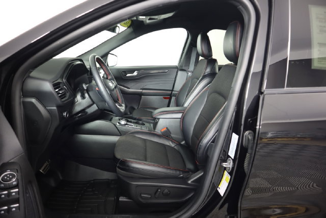 Certified 2024 Ford Escape ST-Line AWD/4WD image 30