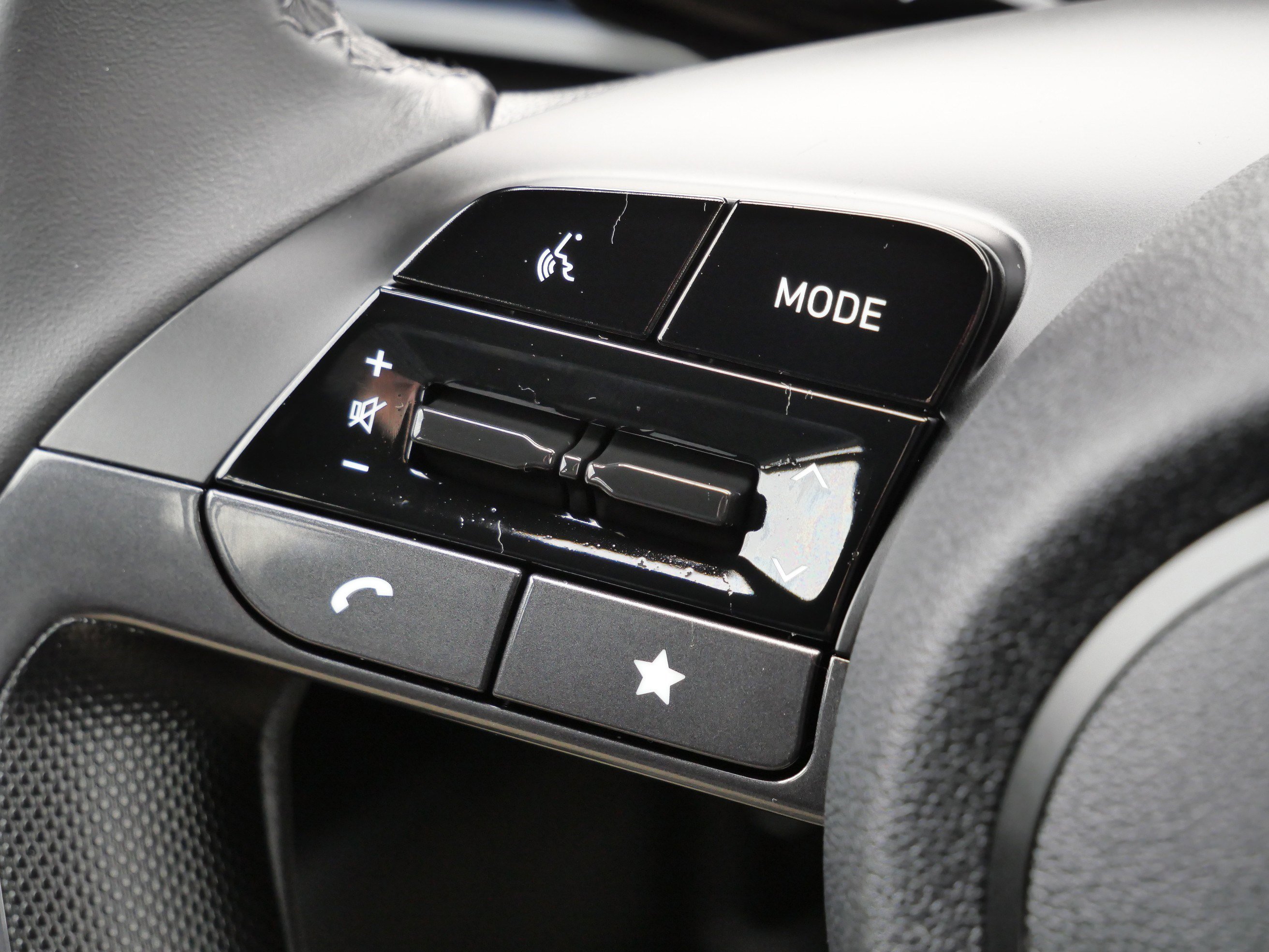 Used 2025 Hyundai Elantra SEL image 32