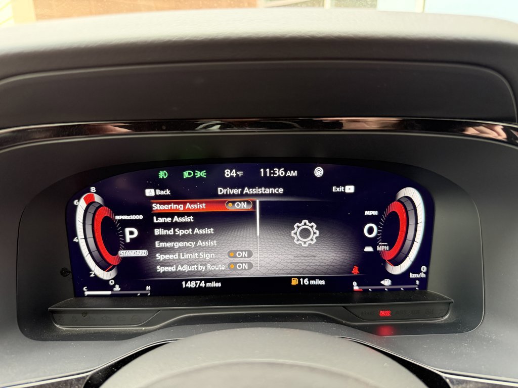 Used 2023 Nissan Pathfinder Platinum image 18