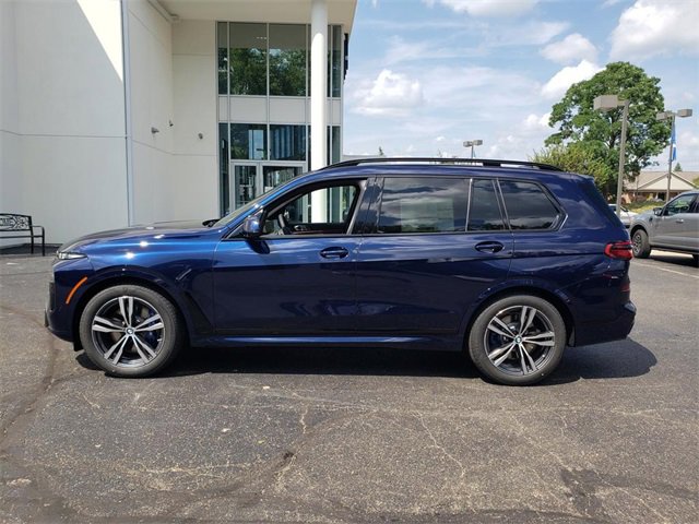 New 2026 BMW X7 xDrive40i w/ M Sport Package video 2