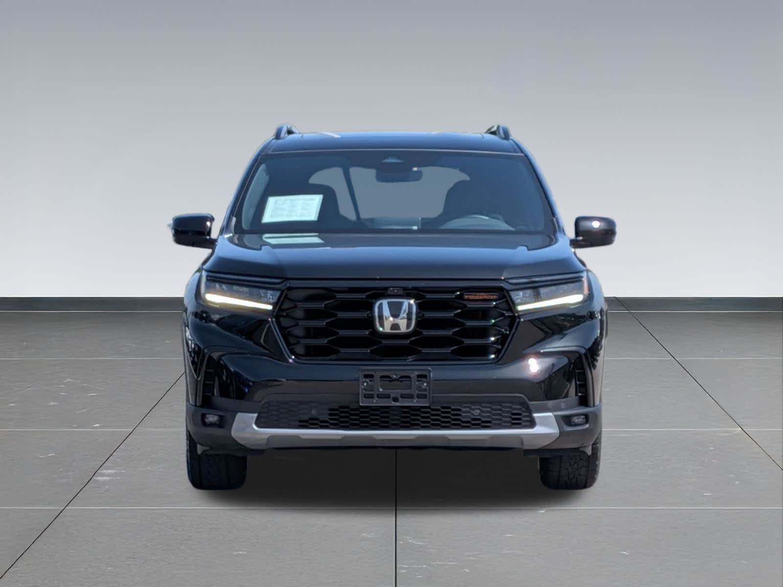 Certified 2024 Honda Pilot TrailSport image 8