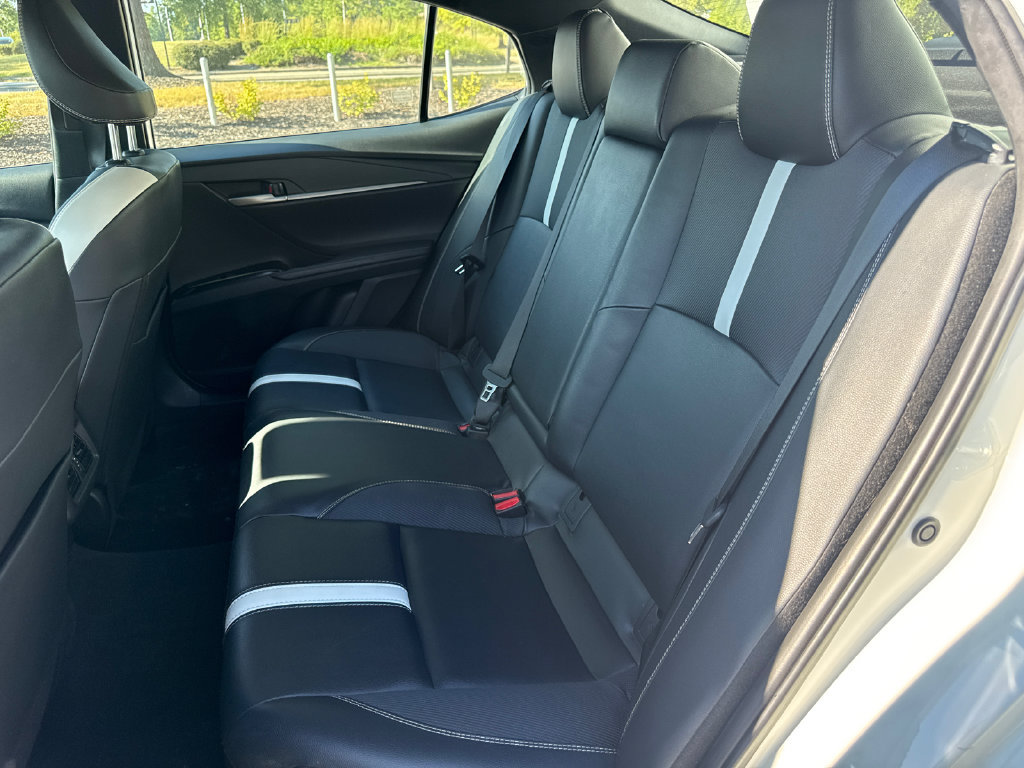 Used 2025 Toyota Camry SE FWD image 32