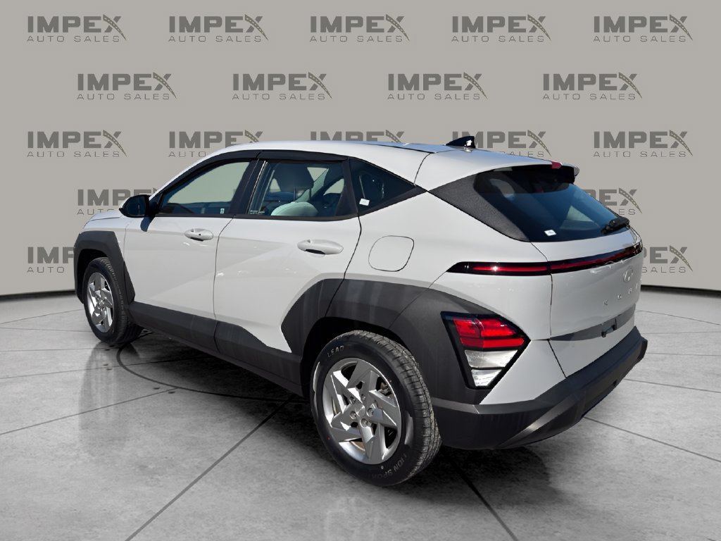 Used 2024 Hyundai Kona SE FWD image 3