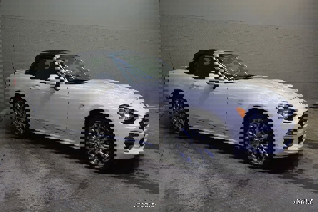 Used 2017 FIAT 124 Spider Lusso image 23