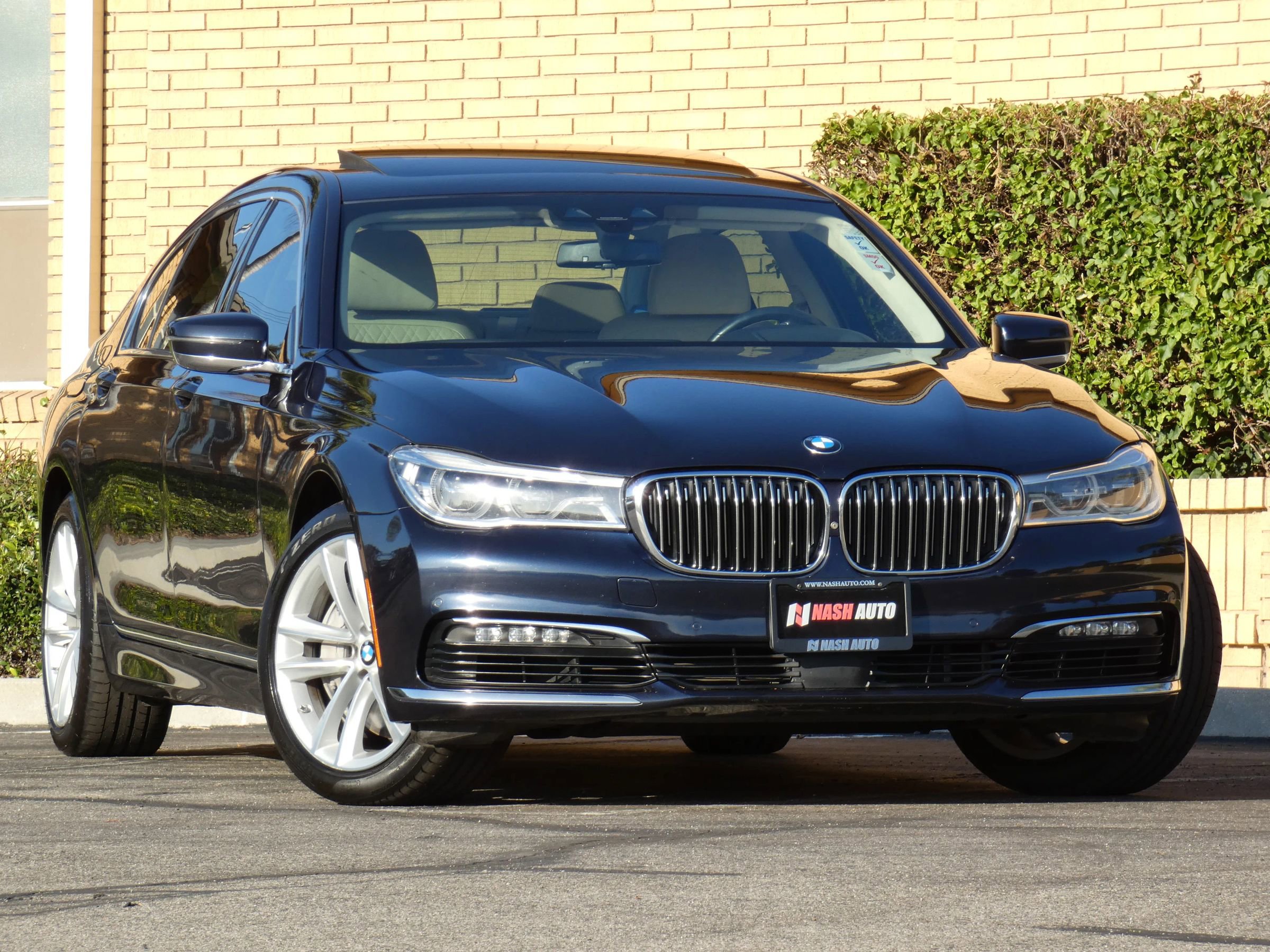 Used 2016 BMW 750i xDrive image 4