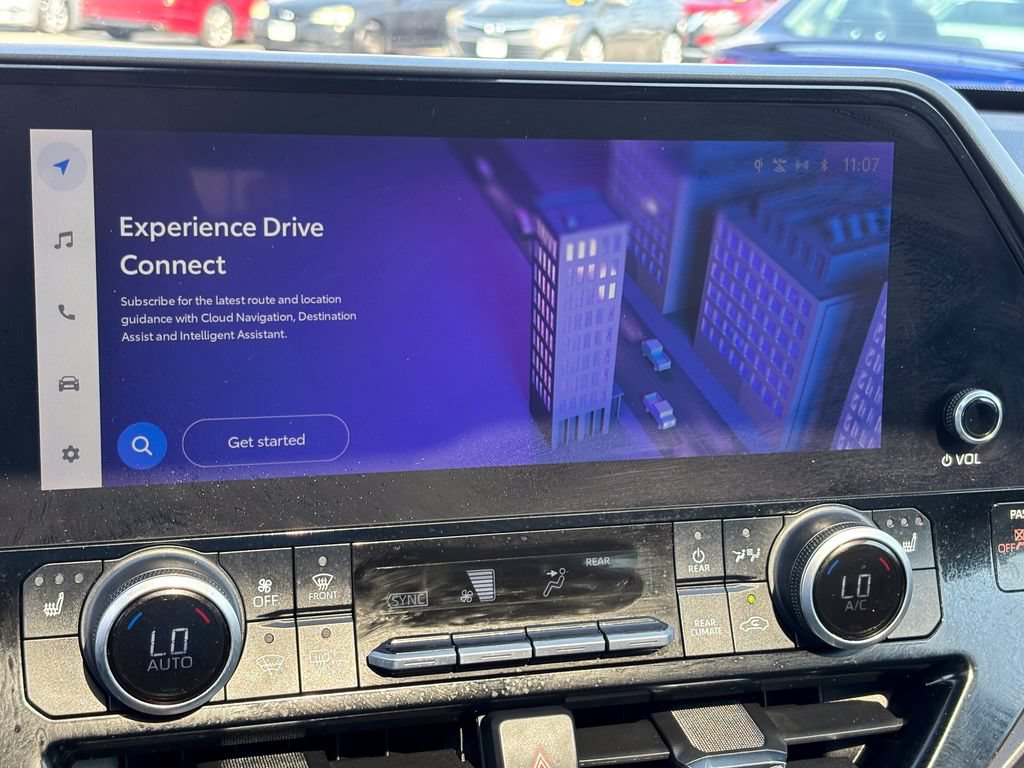Certified 2024 Toyota Highlander XLE FWD image 32