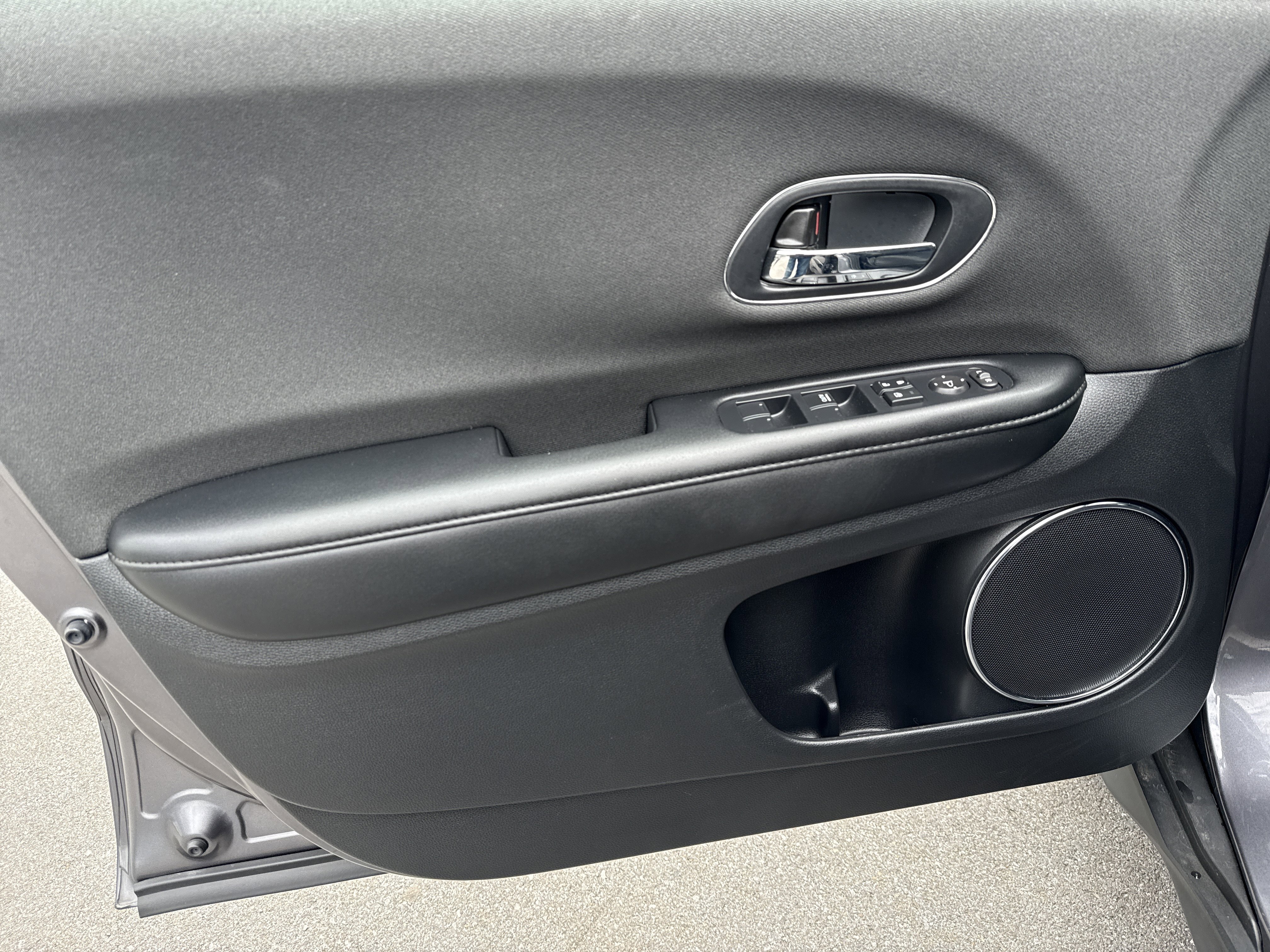 Used 2022 Honda HR-V EX image 15