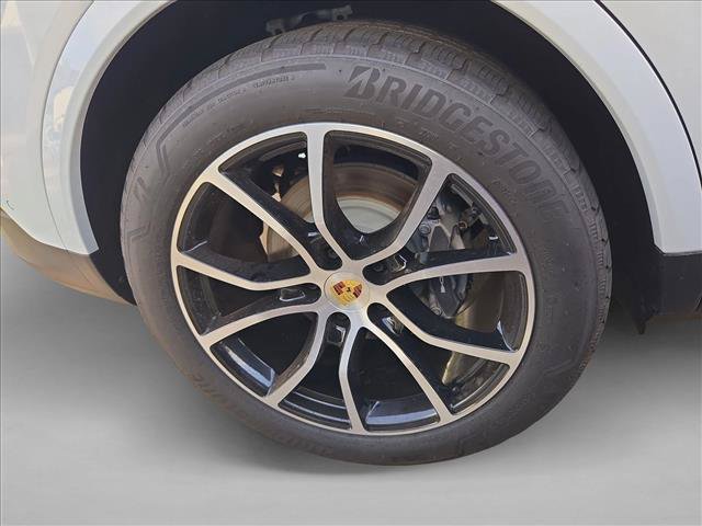 Used 2024 Porsche Cayenne Coupe AWD/4WD image 24