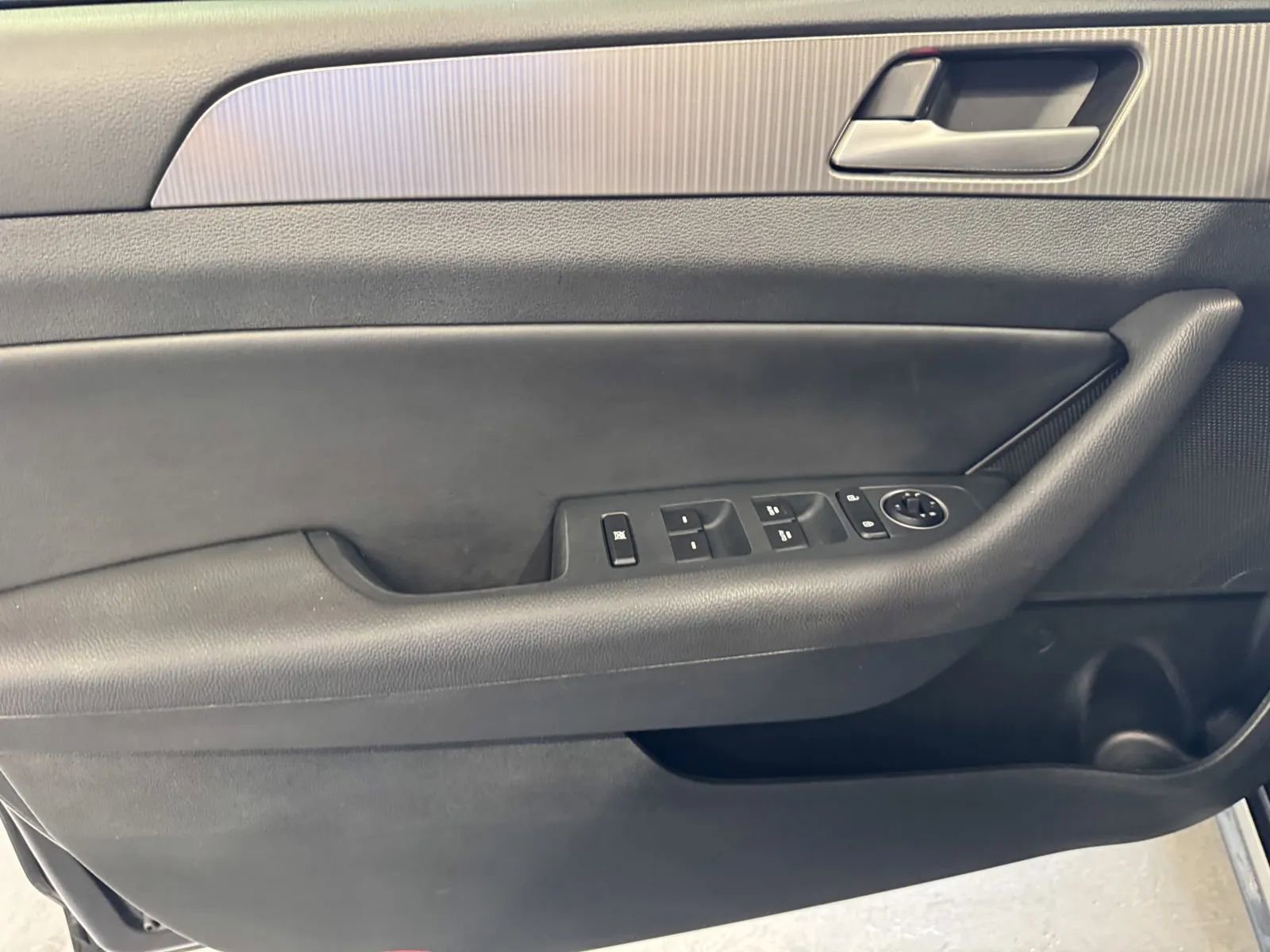 Used 2018 Hyundai Sonata Sport w/ Tech Package 05 FWD image 14