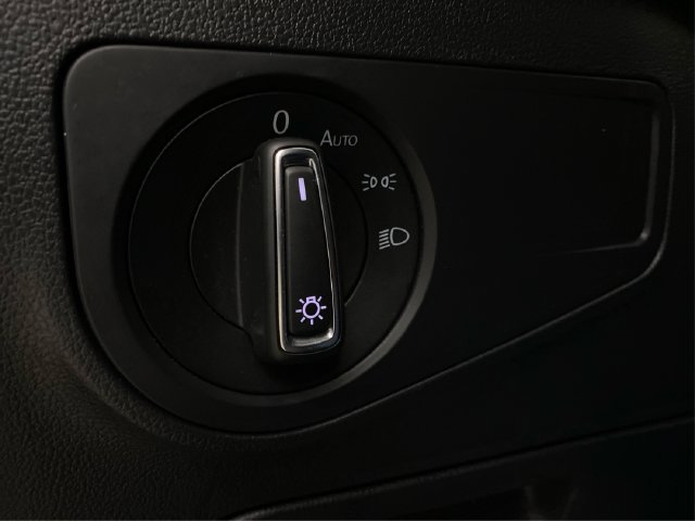 Used 2021 Volkswagen Tiguan SE AWD/4WD image 23