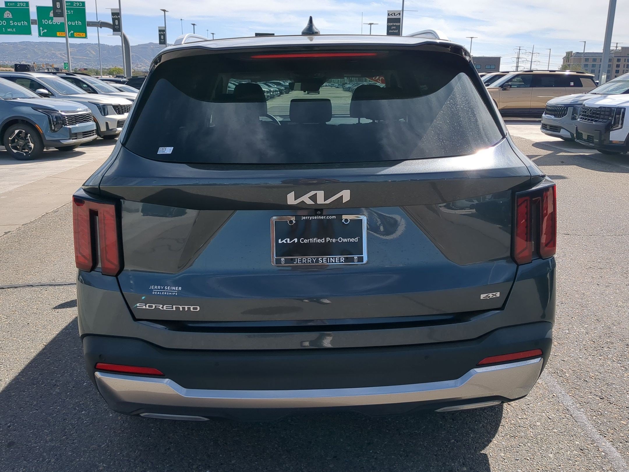 Used 2024 Kia Sorento S w/ Panoramic Sunroof Package AWD/4WD image 4
