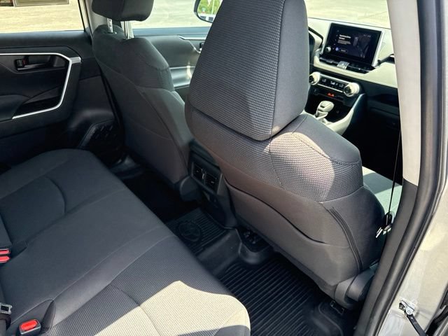 Used 2024 Toyota RAV4 LE AWD/4WD image 17