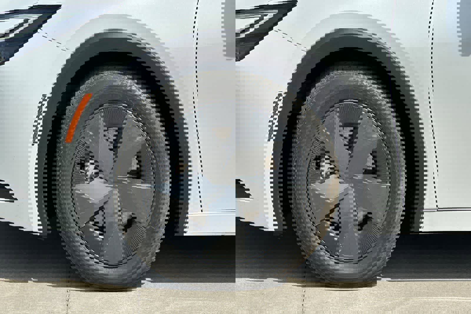 Used 2024 Toyota Prius Prime SE image 12