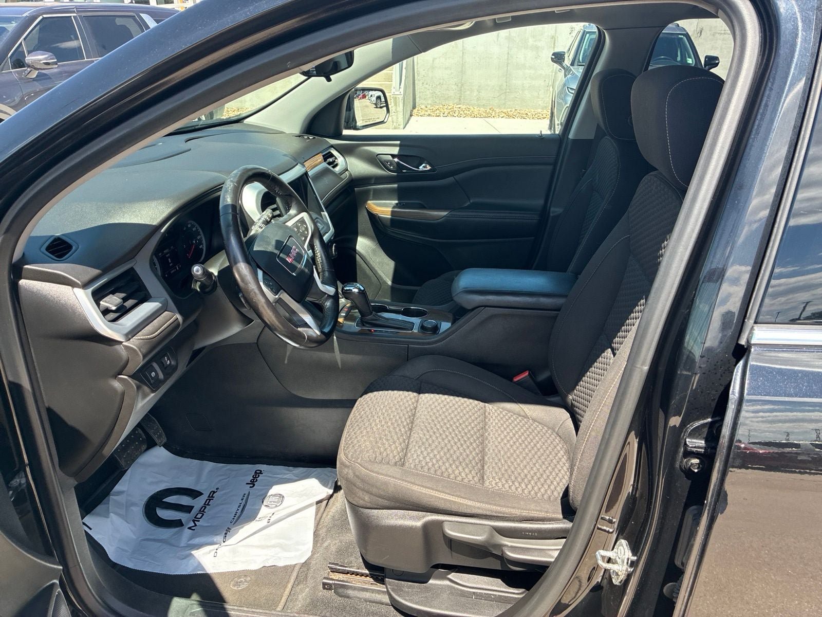 Used 2019 GMC Acadia SLE AWD/4WD image 12