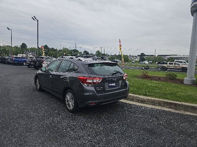 Used 2018 Subaru Impreza 2.0i Premium w/ Popular Package #2 AWD/4WD image 2