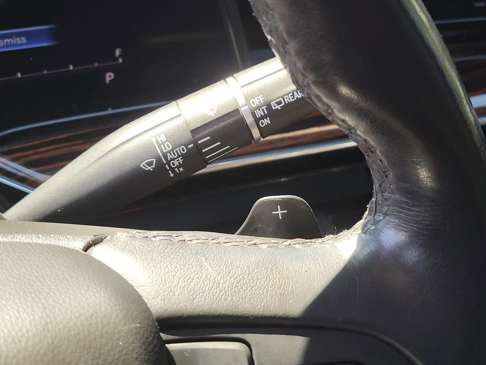 Used 2021 Cadillac Escalade ESV Premium Luxury image 35