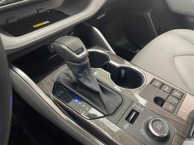 Used 2023 Toyota Highlander Limited AWD/4WD image 6