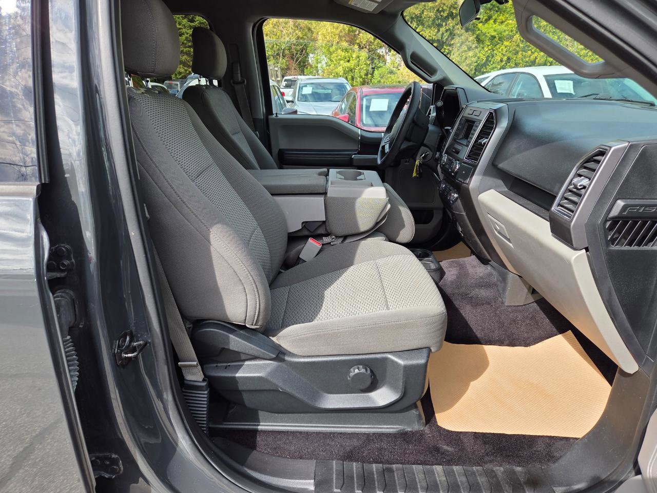 Used 2017 Ford F150 XLT AWD/4WD image 21