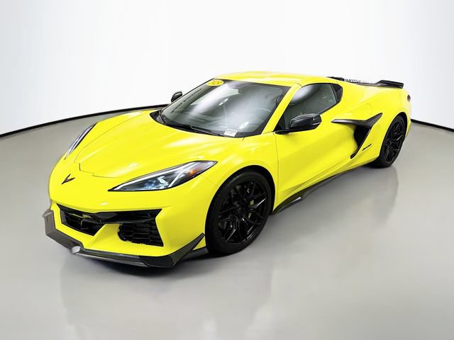 Used 2023 Chevrolet Corvette Z06 w/ Engine Appearance Package RWD image 3