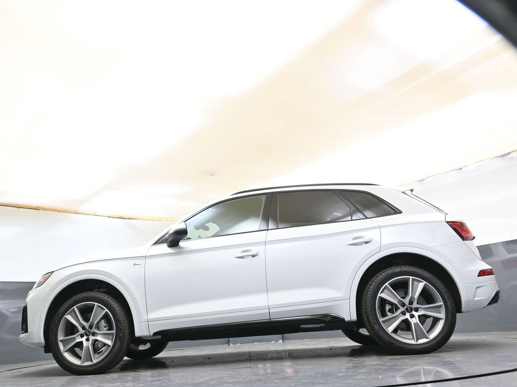 Certified 2025 Audi Q5 2.0T Premium w/ Convenience Plus Package image 42