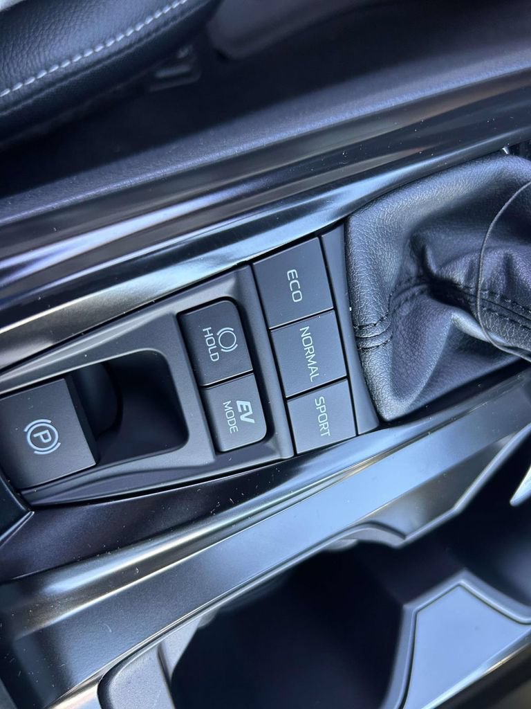 New 2026 Toyota Camry Hybrid FWD image 21