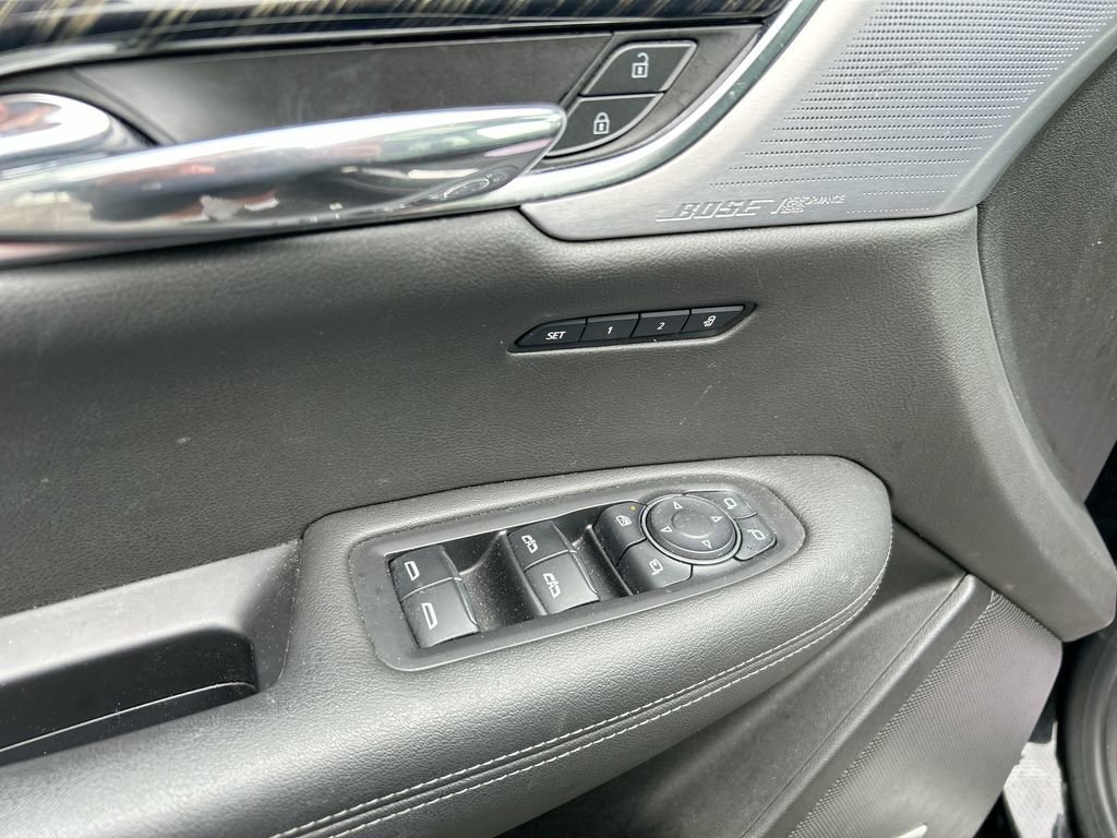Used 2020 Cadillac XT6 Premium Luxury AWD/4WD image 27
