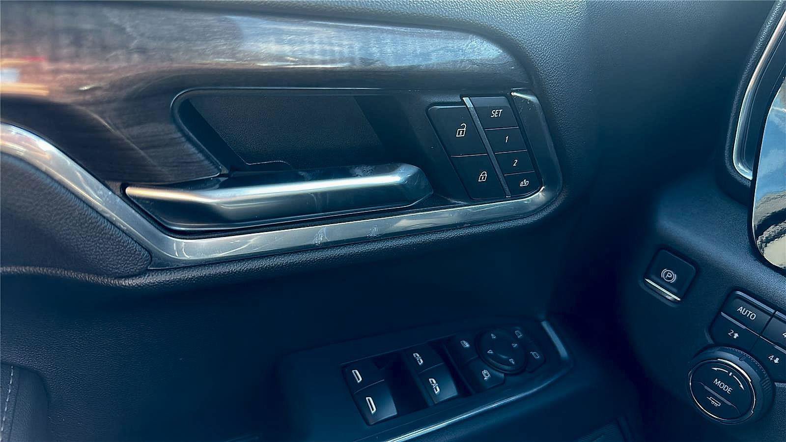 Used 2025 Chevrolet Silverado 1500 LTZ w/ LTZ Convenience Package II image 14