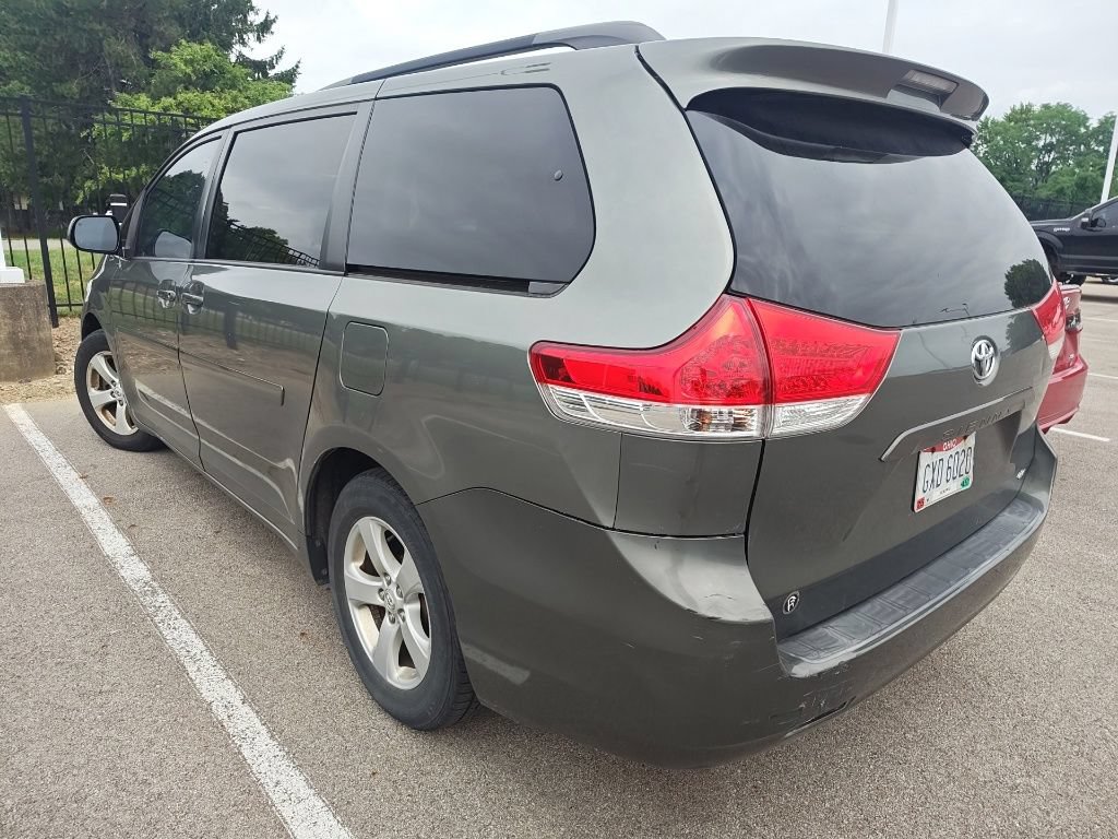 Used 2012 Toyota Sienna LE w/ Towing Pkg FWD image 5