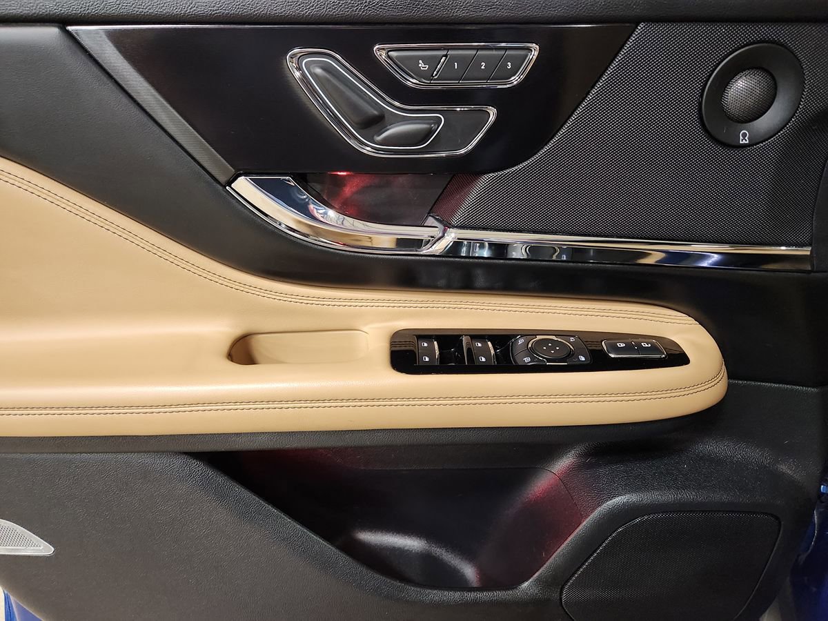Used 2020 Lincoln Corsair Reserve w/ Elements Package FWD image 42