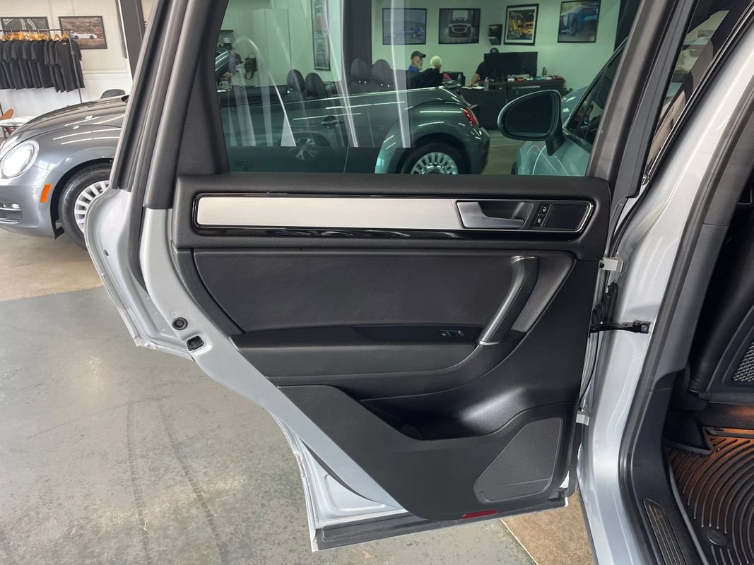 Used 2017 Volkswagen Touareg Wolfsburg Edition AWD/4WD image 45