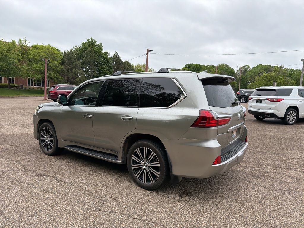 Used 2021 Lexus LX 570 4WD w/ Luxury Package image 28