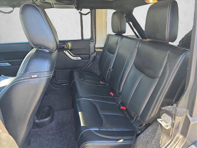 Used 2016 Jeep Wrangler Unlimited Rubicon AWD/4WD image 14