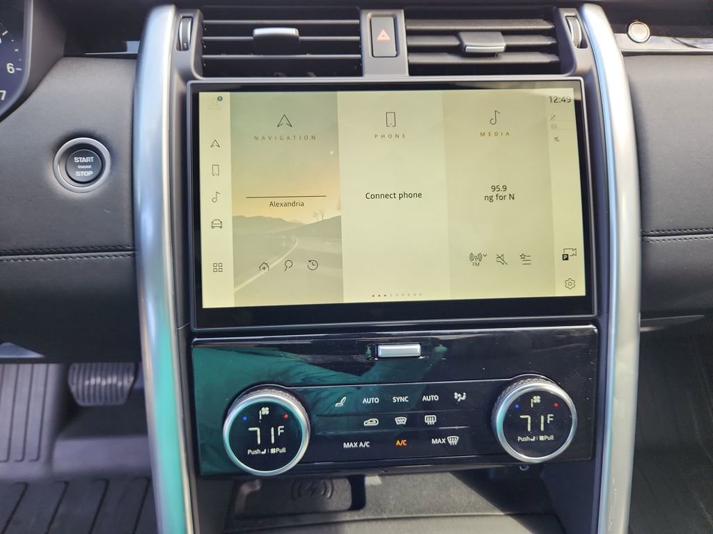 New 2026 Land Rover Discovery S image 17