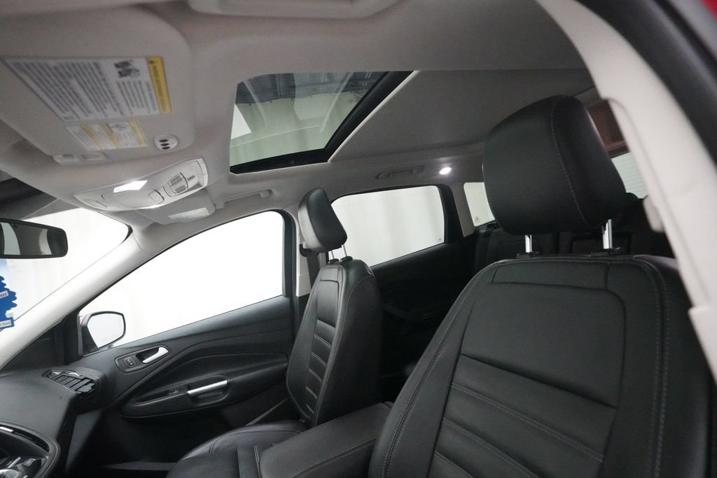 Used 2018 Ford Escape Titanium w/ Ford Safe & Smart Package AWD/4WD image 32