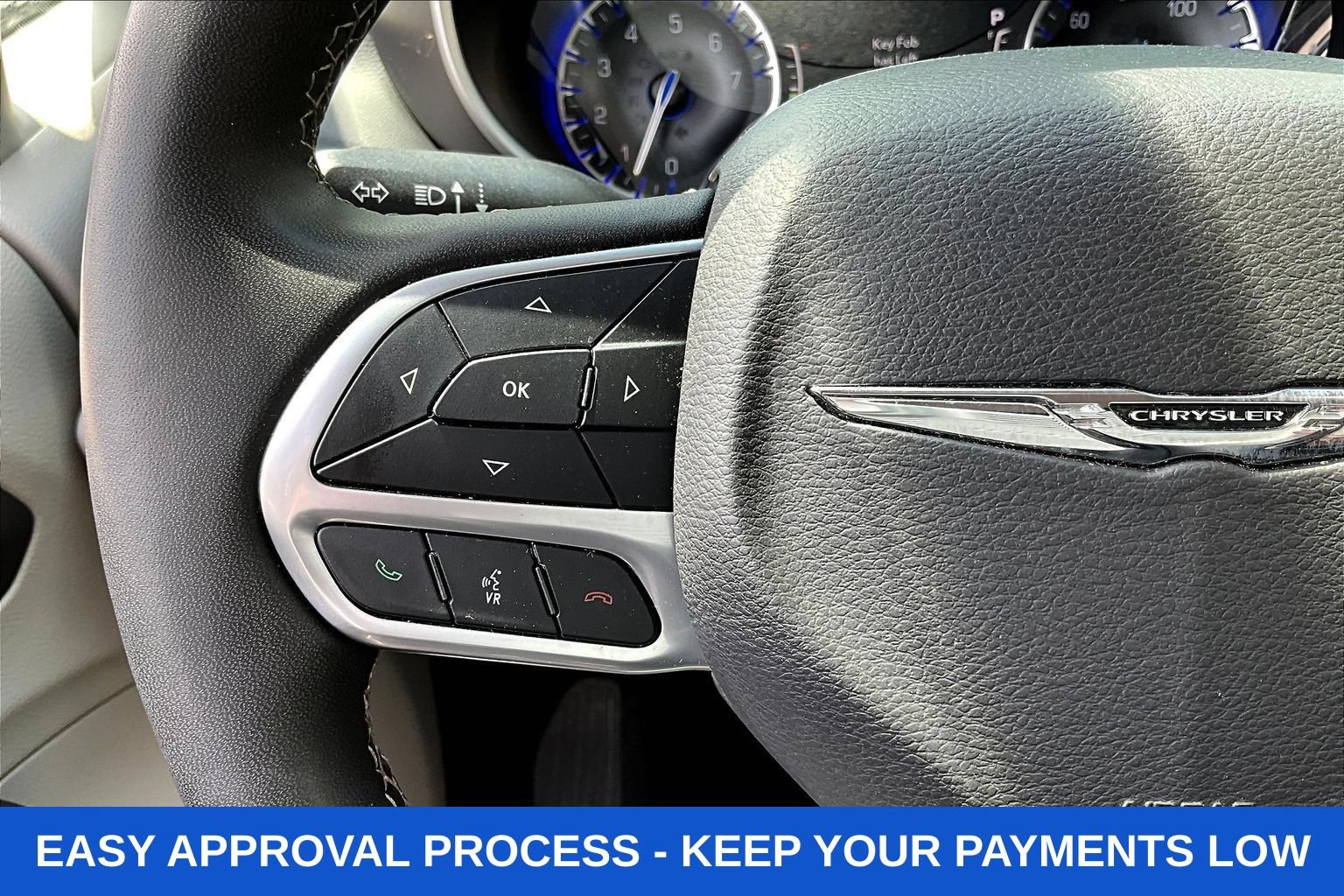 Used 2024 Chrysler Pacifica Touring-L FWD image 15