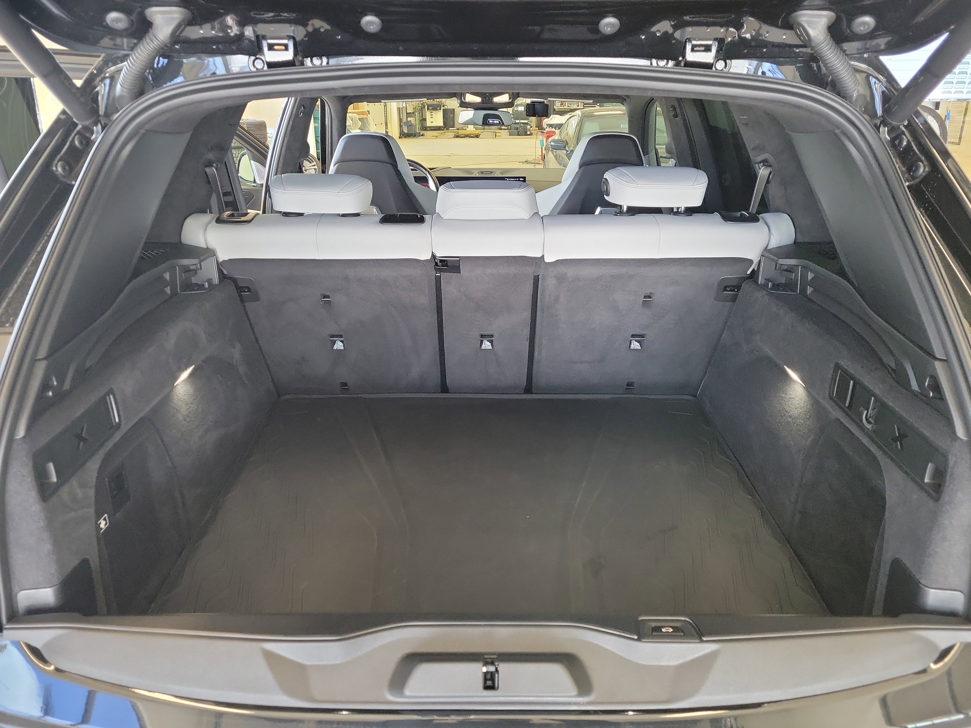 Used 2024 BMW X5 M Competition w/ Executive Package image 17