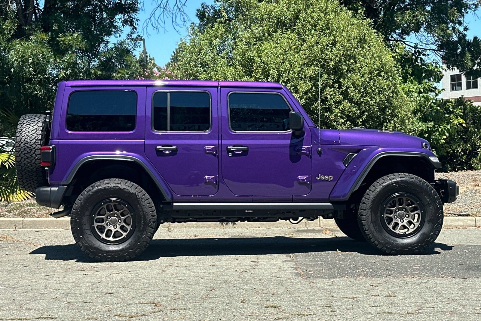 Used 2023 Jeep Wrangler Unlimited Rubicon 392 w/ Xtreme Recon 35" Tire Package AWD/4WD image 2