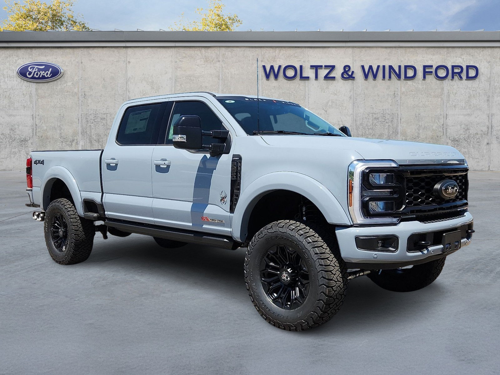 New 2026 Ford F250 Lariat w/ Black Appearance Package