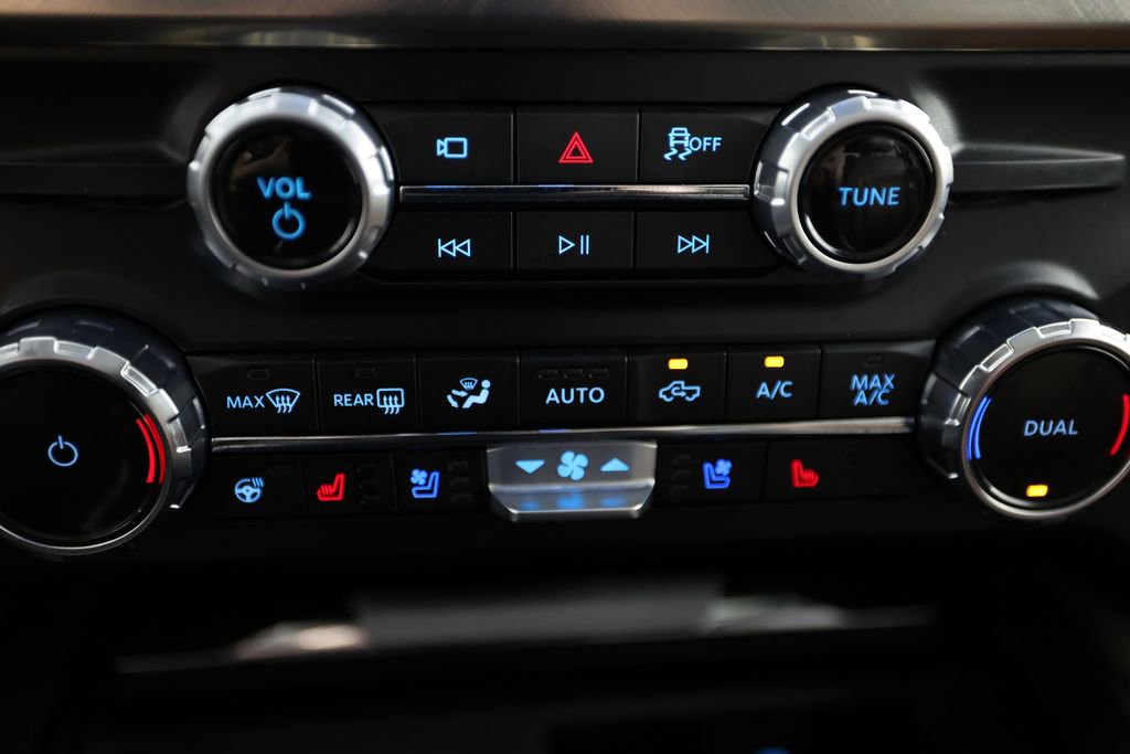 Used 2025 Ford F350 King Ranch w/ Chrome Package AWD/4WD image 31