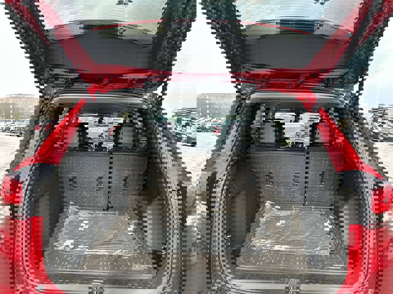 Used 2023 Chevrolet Equinox Premier image 19