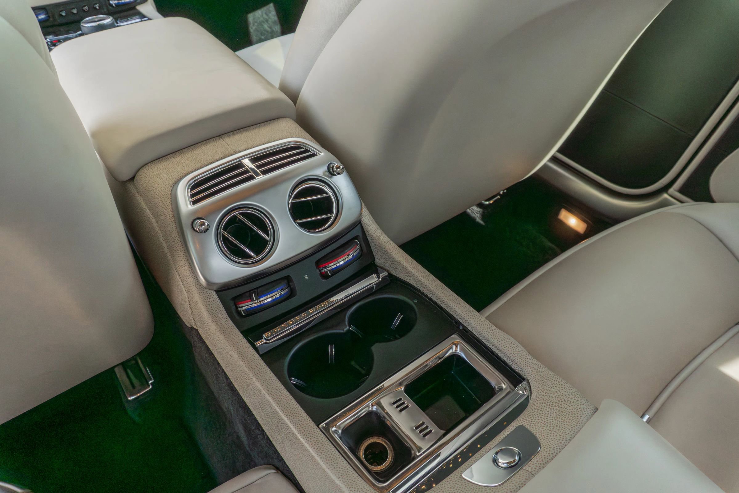 Used 2016 Rolls-Royce Wraith RWD image 69