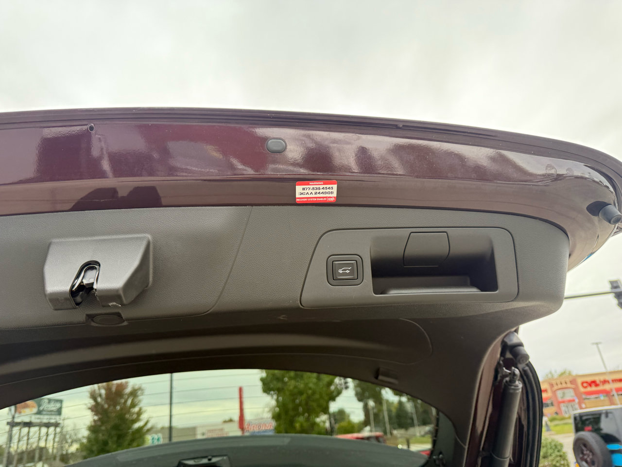 Used 2022 Buick Envision Avenir w/ Technology Package II image 4